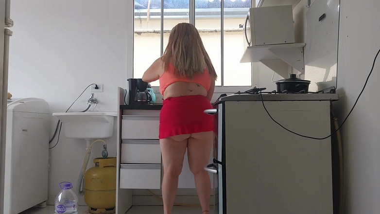 UtopianHumor507: Zlobivá blondýna na instalatéra.