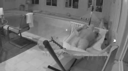 Otterbearcouple: Hraní v pokoji u bazénu