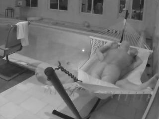 Otterbearcouple: Hraní v pokoji u bazénu