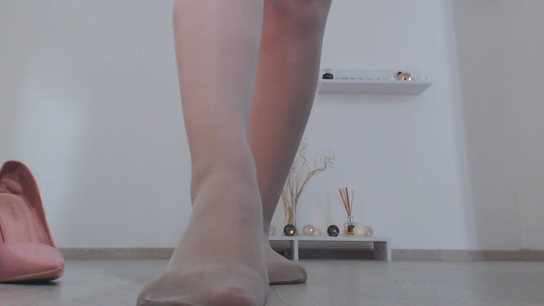 LegsOnHeels: Слои на ногах, чулки плюс колготки, мои ступни, и много соблазнений.