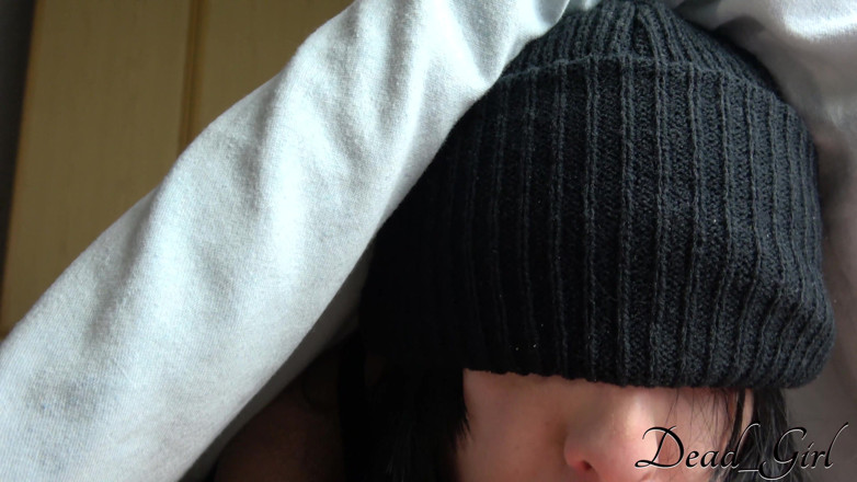Dead Girl: Teenie-blowjob, sperma im mund