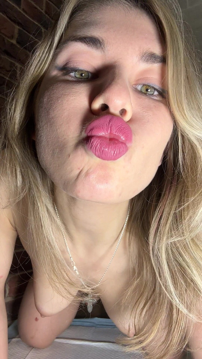 Misty Phoenix: Олівець для губ прийшов в нагоді для багатьох речей