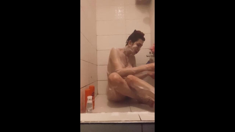 Mistressrola: In Shower