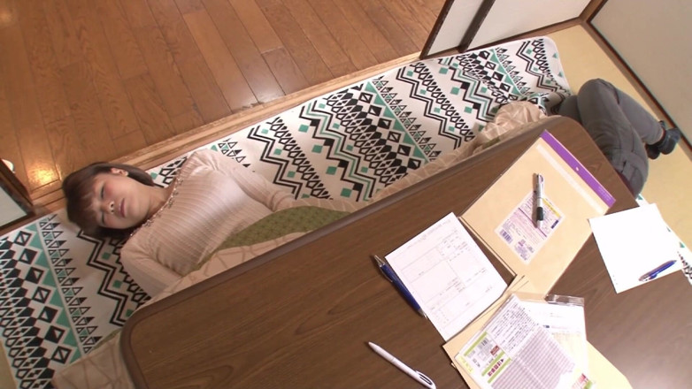 DOC channel: PT4 Sneaking around in a kotatsu and playing pranks on...