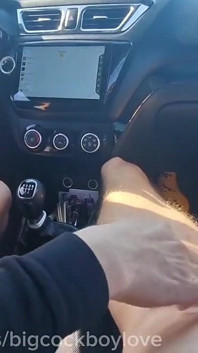Había Un Coño Acostado En La Carretera, Lo Follamos Duro Y Lo Tiramos. Nosotros También Follaremos Tus Agujeros