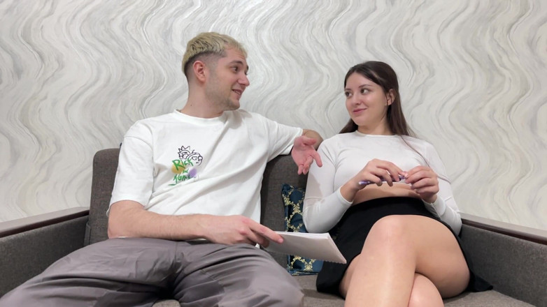 Sugary Kitty: Сводная сестренка пришла домой из колледжа и попросила сводного братца помочь с домашним заданием, но он хочет дрочку для него!!