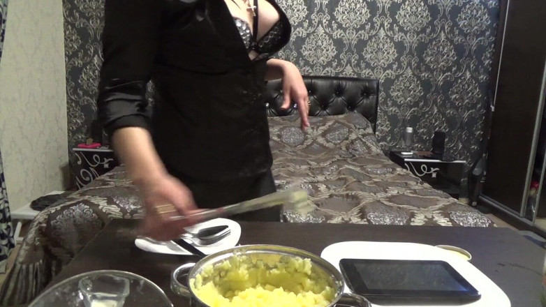 Goddess Misha Goldy: Tabletini parçalıyor ve seni aşağılıyor