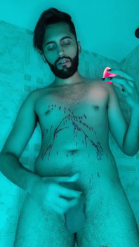 Heißes kerzenwachs spielt in der dusche. willst du mit mir spielen?