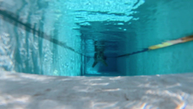 Skully inkson: Big Tits Underwater