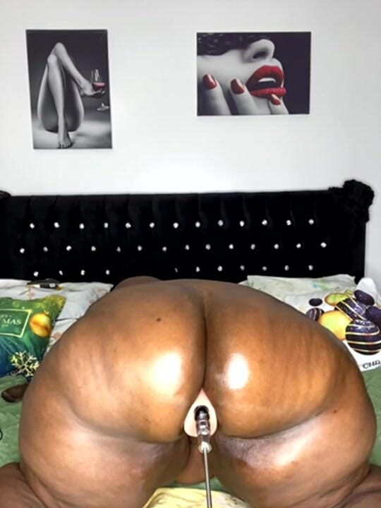 Legendary Booty Overdose: Voglio esballare un po' di sperma