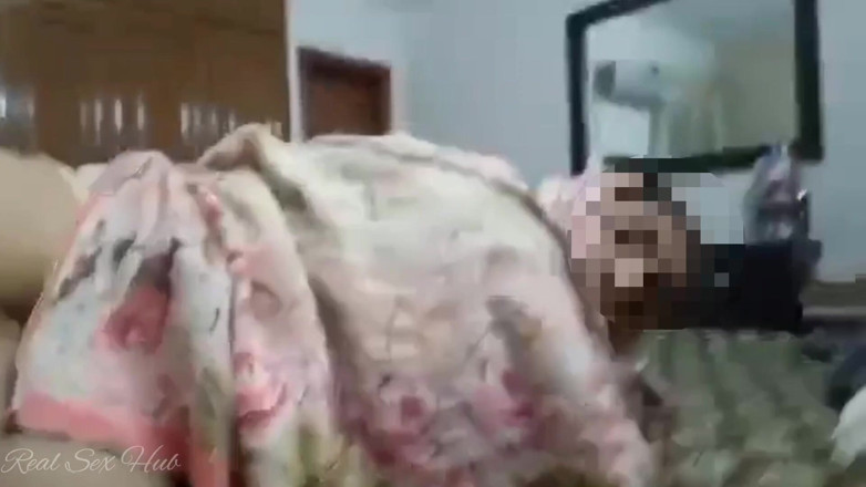 Real sex hub: Indian Shop Maid Cheating Doggy Anal Sex with Owner in...