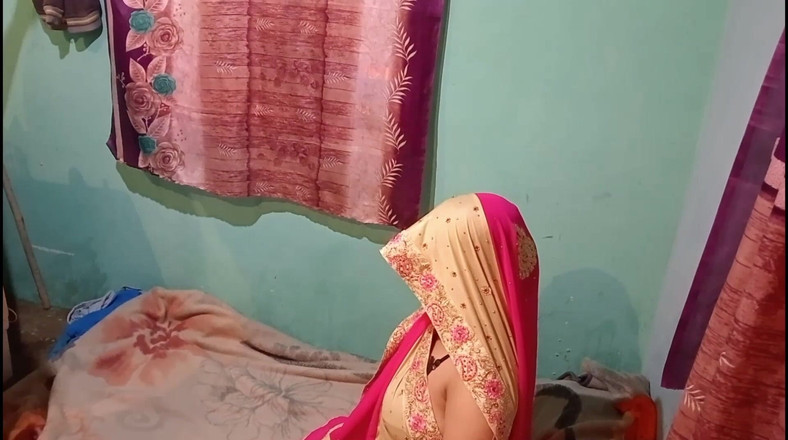 Gulaab: Seksi yenge sari dansı benimle sikiliyor
