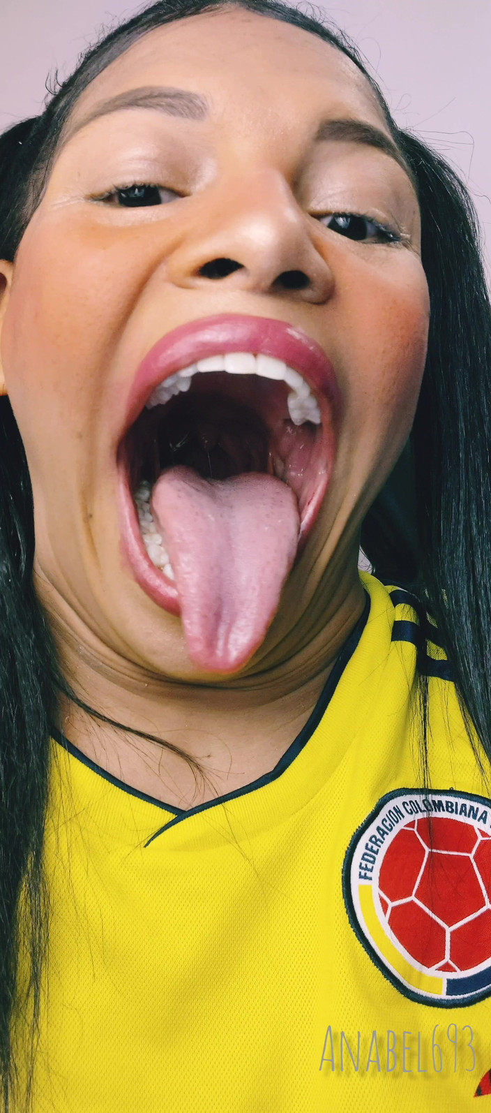 anabel693: Yawning dengan mulut besar saya