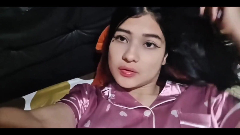 Yulieth Gomez: Fată latino sexy care se trezește solo cu masturbare cu...