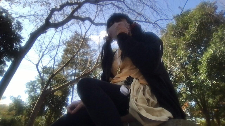 megu2002: 스포츠 공원에서 트레이너 No 12 노출 산책의 지침