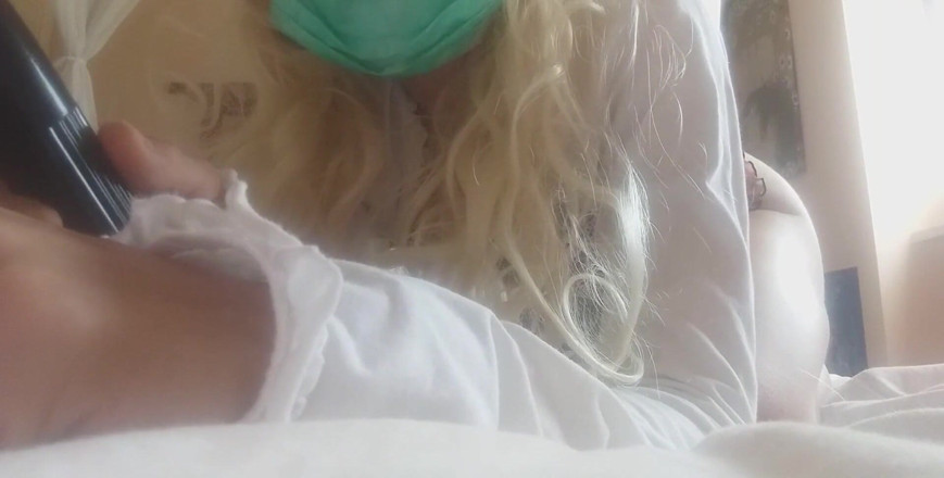savannahamatoriale: なんて素晴らしい看護師なんでしょう!彼女は座薬だけでなく、すべての座薬をつけます
