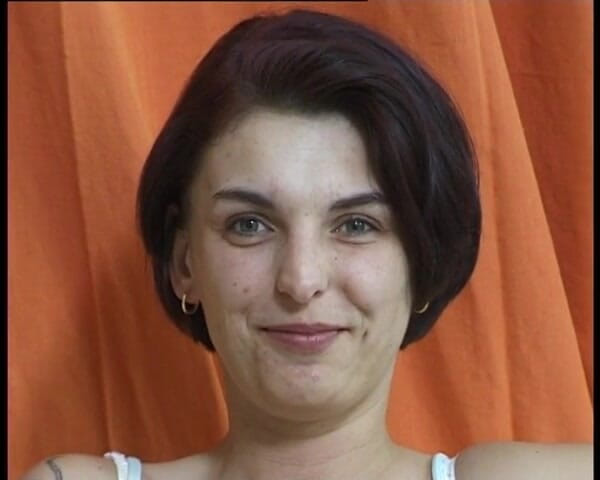YOUR FIRST PORN: Nicky - Sono (non) una brava ragazza.