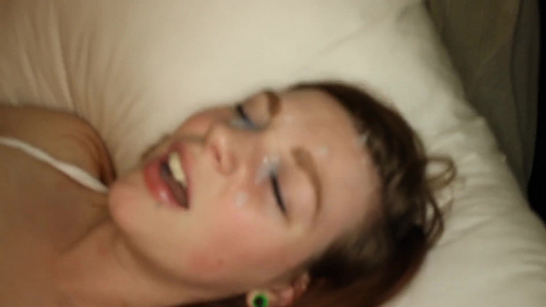 GamerGirlRoxy: Cum in my eyes