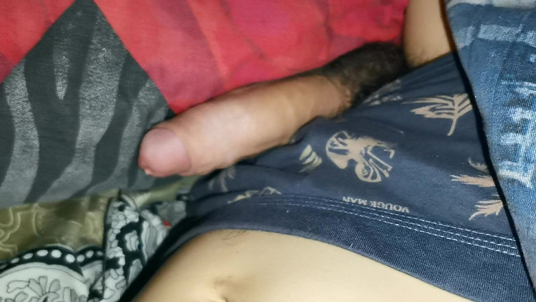 SEXY_GUYBEST: Большой сочный член течет и трется о подушку и скоро кончает мощно!