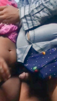 Desi tamilská manželka Renu nahrává ve stoje šukání zezadu s paroháčským manžílkem pro šéfa kanceláře! Indický sex