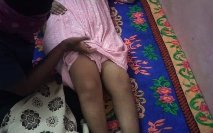 Tamil lesbian: Madurai çifti kameramanın önünde ateşli seks