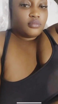 Fat Ebony Girl Has a Big Fat Pussy and She Masturbate