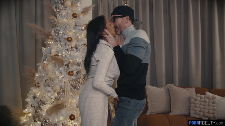 Pornfidelity: Pornfidelity - Krismas putih Nina!