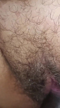 我带那个调皮的女孩去洗手间