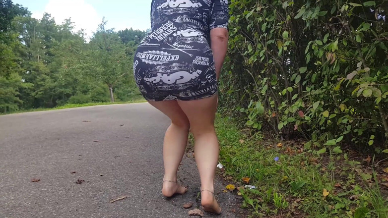 Yvette xtreme: Dziewczyna na bosaka na ulicy