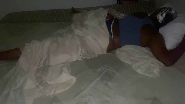 olivercastelistar: मैं लगभग अपनी सौतेली मम्मी के अंदर आ गया