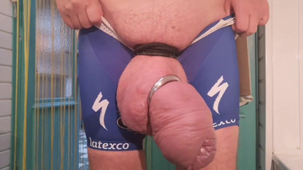 Monster_Meat_: Suchá honění show v kalhotkách