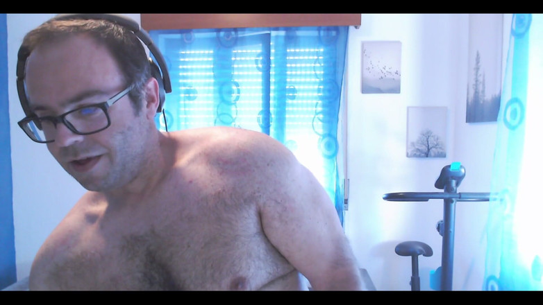 RAvingr4d4: Shaving Armpits and Shoulders