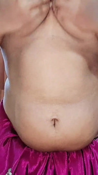 Cuplu sexy tamil care poartă sari în gât adânc suge pula și se fute