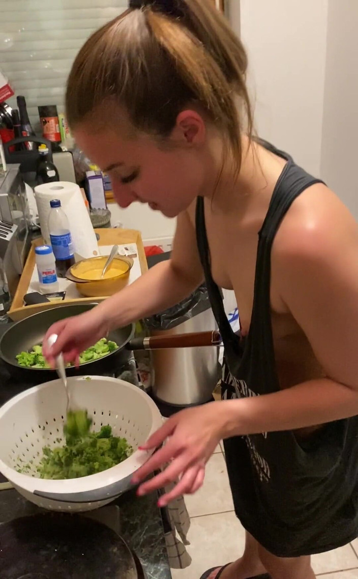 Amirah Adara: Kochen und Rauchen 2