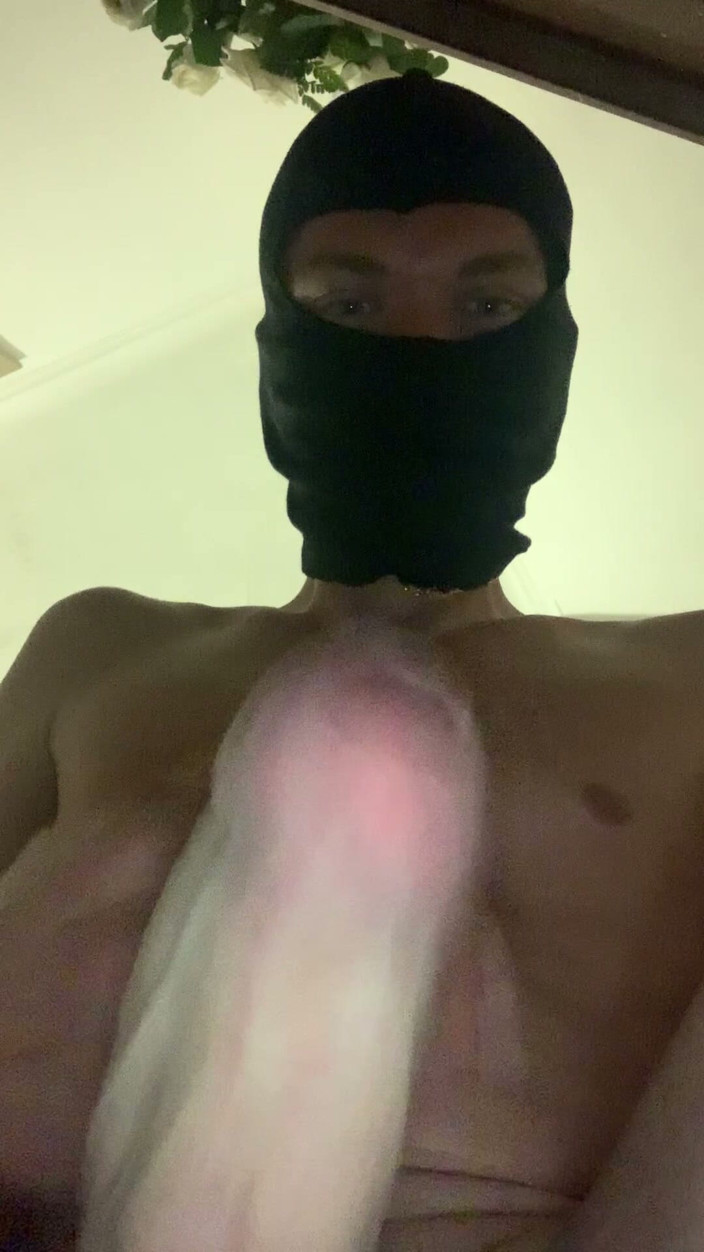 Gabriel Loma: The Xxl Cock of the Twink and Showing His Ass