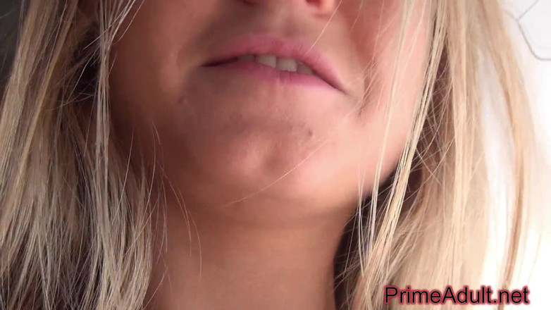 PrimeAdult: Teen blondýna Jane F má nádherné sexy tělo a ví,...
