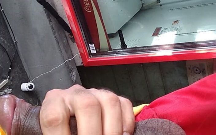 AlexAlejandro13: पोर्च में हॉट लड़का