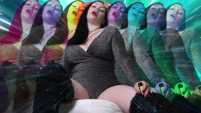 Goddess Misha Goldy: Ostrożność!!! Im bardziej wąchasz, tym bardziej jesteś uzależniony ode mnie!