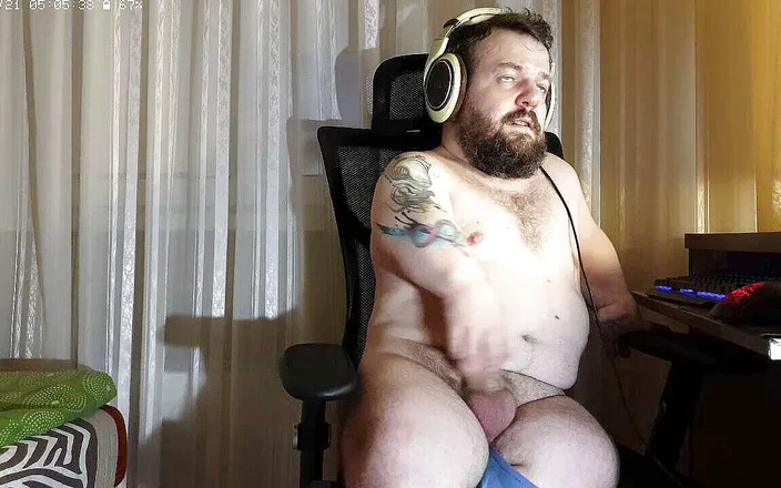MiniCorgi: Jerking off and Cumming!