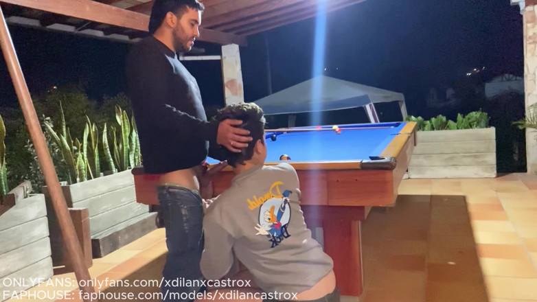 Dilan Castro: Cruisen, mooie passieve twink billen buitenshuis neuken en haar kont...