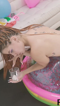 POV-twerk12-18 Oil on Tits Ass