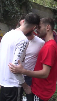Citebeur - Două scule mari pentru muistă sexy gay arab băiat
