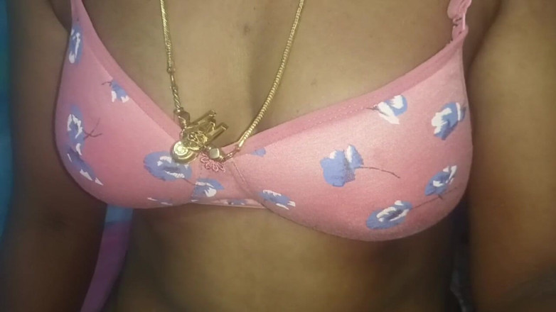 Hot Tamil Couple: Mi esposa tamil Saranya, video casero