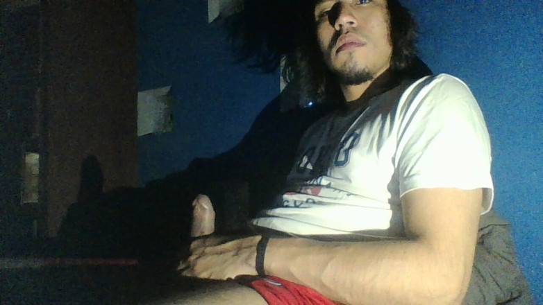 AlexAlejandro13: Ein guter Schwanz, der verzweifelt versucht, ihn zu ziehen