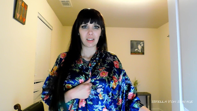 Stella Von Savage: Viejo, gran polla! Trabajando con el pie y mamada en...