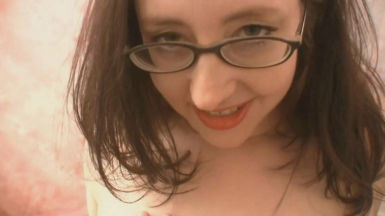 NASTY AMATEUR - Pornstar for a day: 내 배다른딸은 항상 나와 함께 내 큰 뚱뚱한 자지를 빨고 싶어... 그리고 그녀는 내가 그녀를 촬영하기를 원한다!!