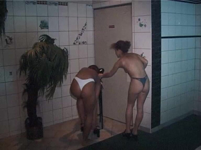 Lovekino: Vintage Redhead and Brunette Skinny Babes Showering Together