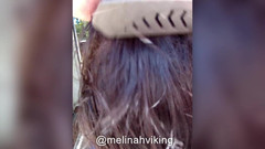 Melinah Viking: Szczotkowanie włosów brunetki