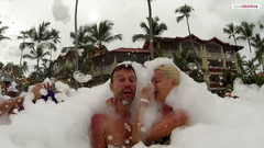 Jasmine RougeXXX: Handjob semasa bercuti di Punta Cana