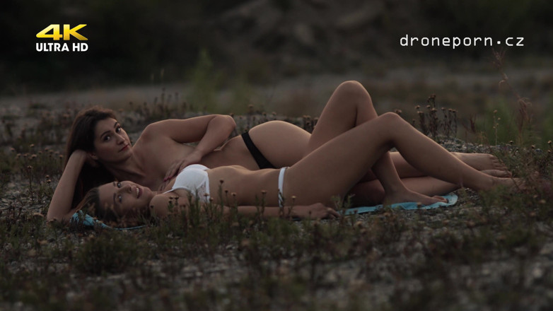 Peaches and Bananas: Lesbians on the nude beach
